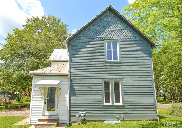 Photo 2 of Sale Pending at 213 Mill St, Saint Jacob, IL 62281 | MLS# MIS26049220 | Listing updated on 2026-08-27