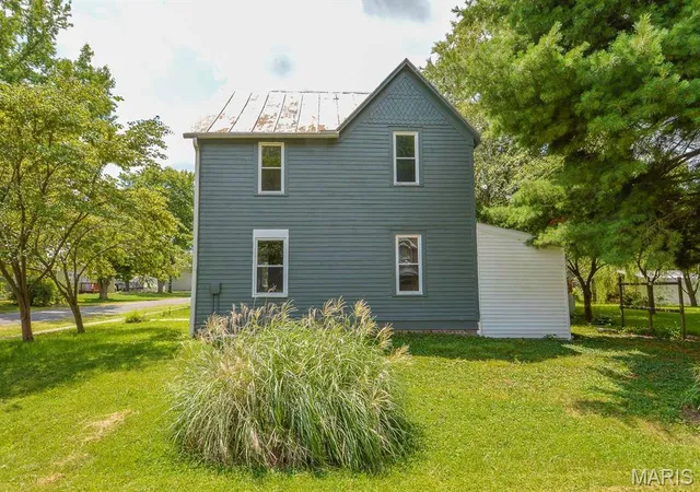 Photo 2 of Sale Pending at 213 Mill St, Saint Jacob, IL 62281 | MLS# MIS26049220 | Listing updated on 2026-08-27