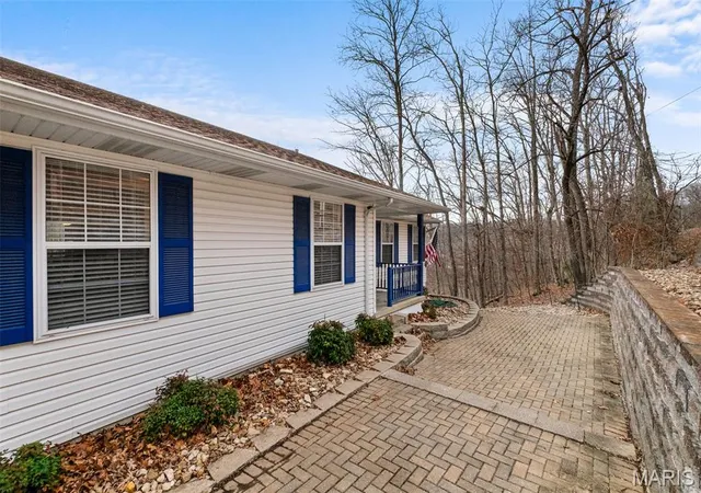 3rd image of 1355 S Lake Sherwood Dr, Marthasville, MO 63357 | MLS# MIS26049222