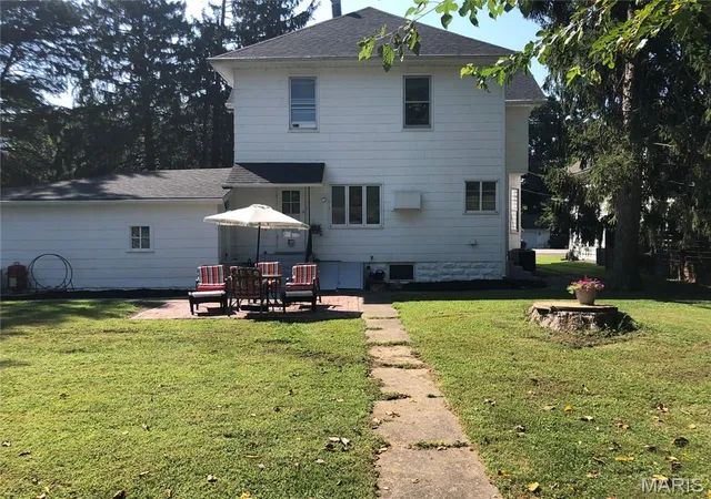 Photo 47 of Single family home for sale at 215 E Olive St, Staunton, IL 62088 | MLS# MIS26049223 | Listing updated on 2026-09-01