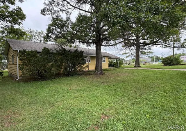 3rd image of 308 M- North Mcmillan St, Mountain Grove, MO 65711 | MLS# MIS26049232