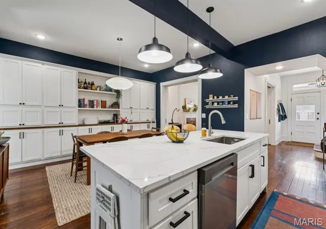 Photo 1 of Single family home for sale at 3329 Vista Ave, Saint Louis, MO 63104 | MLS# MIS26049244 | Listing updated on 2026-10-02