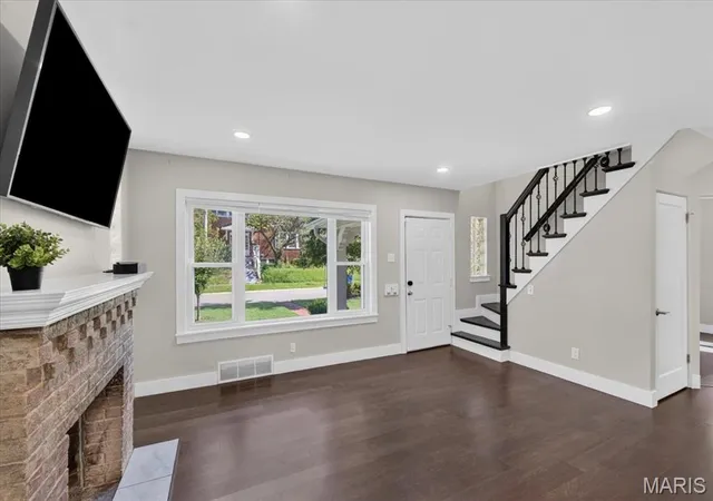 4th image of 900 Dwyer Ave, Kirkwood, MO 63122 | MLS# MIS26049247