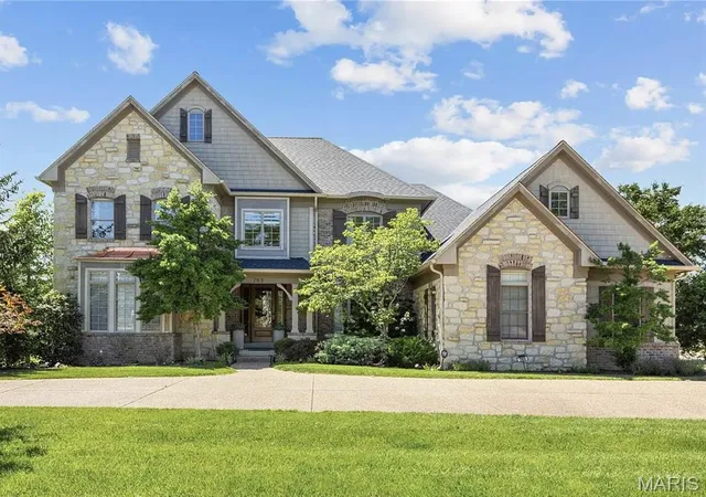 Photo 1 of Single family home for sale at 783 N Mason Rd, Saint Louis, MO 63141 | MLS# MIS26049254 | Listing updated on 2026-09-13