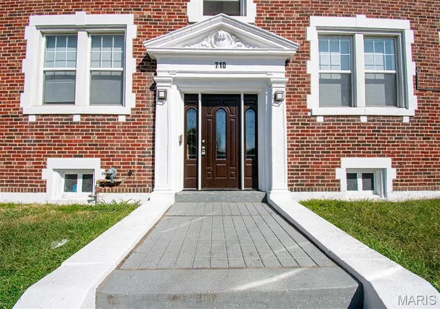 Photo 3 of Sale Pending at 710 Leland Ave, Saint Louis, MO 63130 | MLS# MIS26049261 | Listing updated on 2026-10-07