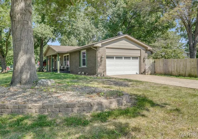 2nd image of 5209 River Aire Dr, Godfrey, IL 62035 | MLS# MIS26049262