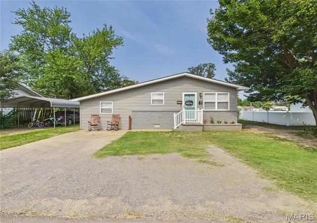1st image of 806 N Miller St, Bernie, MO 63822 | MLS# MIS26049264