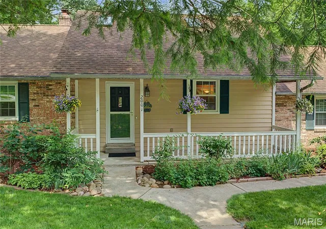 Photo 2 of Single family home for sale at 2001 Lee Dr, Cape Girardeau, MO 63701 | MLS# MIS26049266 | Listing updated on 2026-08-24