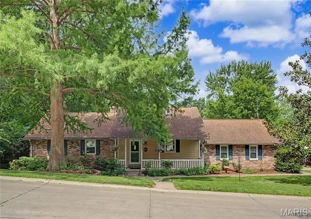 Photo 3 of Single family home for sale at 2001 Lee Dr, Cape Girardeau, MO 63701 | MLS# MIS26049266 | Listing updated on 2026-08-24