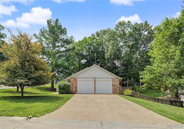Photo 4 of Single family home for sale at 2001 Lee Dr, Cape Girardeau, MO 63701 | MLS# MIS26049266 | Listing updated on 2026-08-24