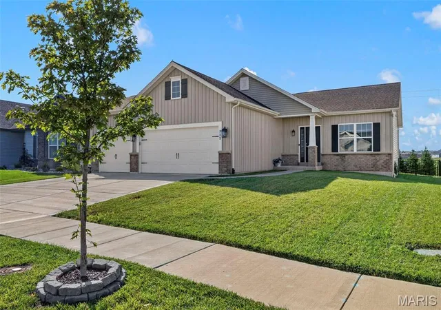 3rd image of 322 Summer Glen Ln, Saint Charles, MO 63301 | MLS# MIS26049269