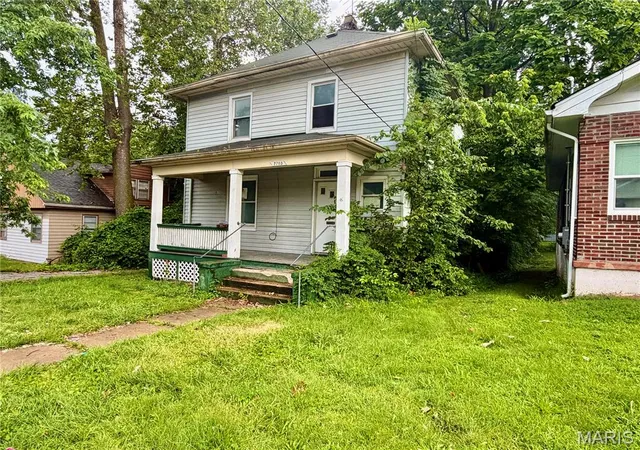 Photo 2 of Single family home for sale at 2705 Lyndhurst Ave, Saint Louis, MO 63114 | MLS# MIS26049273 | Listing updated on 2026-08-28