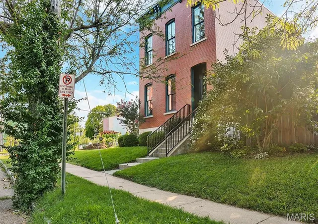 2nd image of 1315 Dolman St, Saint Louis, MO 63104 | MLS# MIS26049274