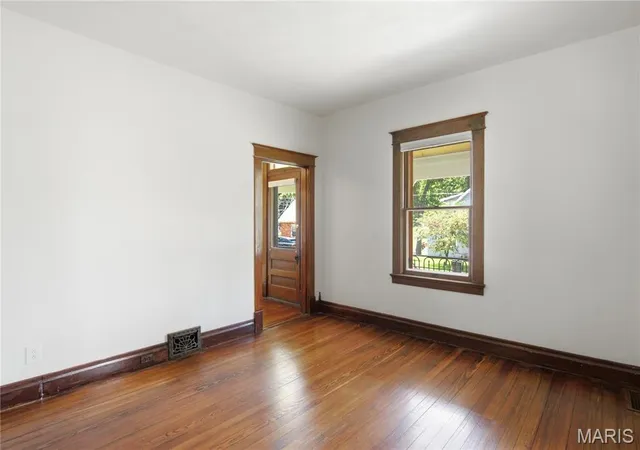 Photo 3 of Sale Pending at 310 N Briegel St, Columbia, IL 62236 | MLS# MIS26049279 | Listing updated on 2026-09-28