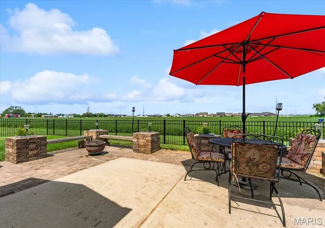 Photo 2 of Sale Pending at 605 Whetstone Ln, Mascoutah, IL 62258 | MLS# MIS26049282 | Listing updated on 2026-09-04
