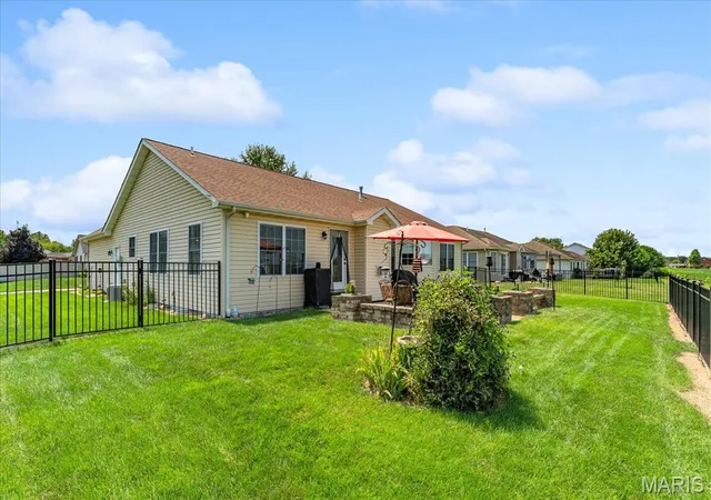 Photo 2 of Sale Pending at 605 Whetstone Ln, Mascoutah, IL 62258 | MLS# MIS26049282 | Listing updated on 2026-09-04