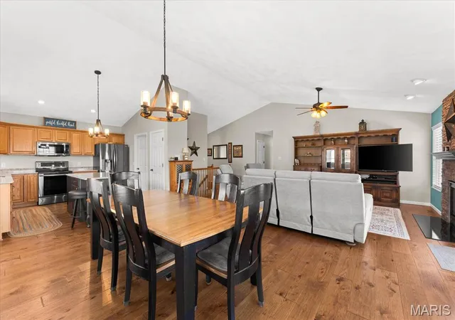 Photo 4 of Sale Pending at 605 Whetstone Ln, Mascoutah, IL 62258 | MLS# MIS26049282 | Listing updated on 2026-09-04
