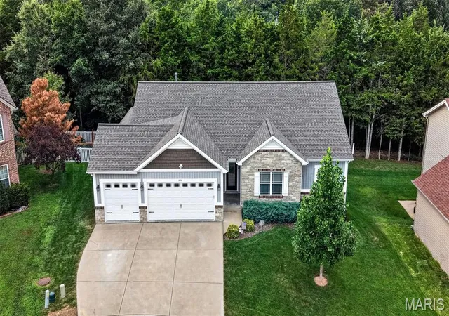2nd image of 826 Liberty Creek Dr, Wentzville, MO 63385 | MLS# MIS26049283
