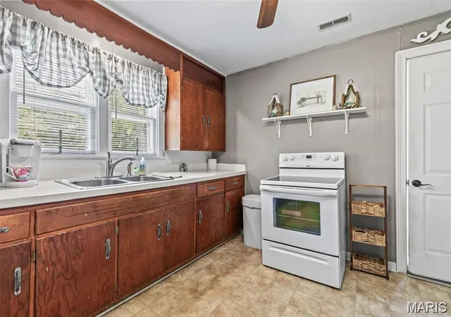 5th image of 5802 Hwy F Hwy, Farmington, MO 63640 | MLS# MIS26049285