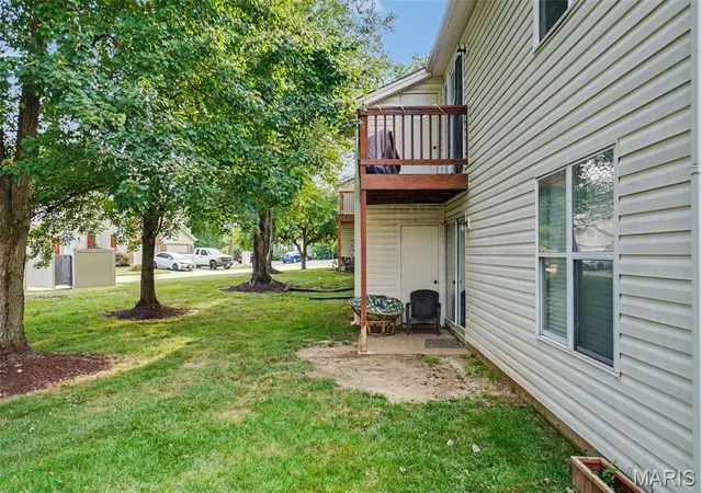 Listing Photo 2 - Condo for sale in building located at 745 Sugar Gln Dr, St Peters, MO 63376 - Unit #5