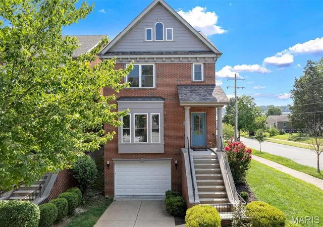Photo 2 of Single family home for sale at 2130 Franz Park Ln, Saint Louis, MO 63139 | MLS# MIS26049296 | Listing updated on 2026-09-08