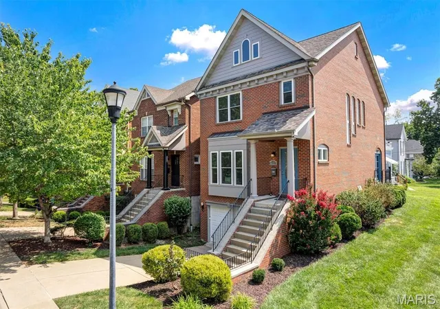 Photo 3 of Single family home for sale at 2130 Franz Park Ln, Saint Louis, MO 63139 | MLS# MIS26049296 | Listing updated on 2026-09-08