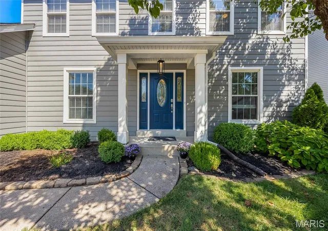 Photo 2 of Sale Pending at 12137 Fahrpark Ln, Saint Louis, MO 63146 | MLS# MIS26049302 | Listing updated on 2026-09-21