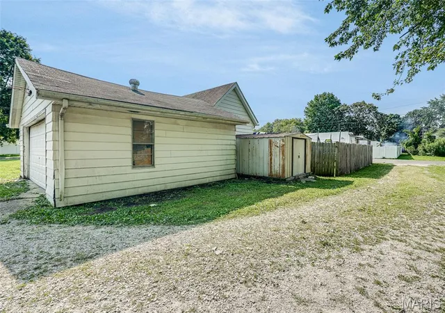 Photo 22 of Single family home for sale at 723 S Hackman St, Staunton, IL 62088 | MLS# MIS26049307 | Listing updated on 2026-08-24