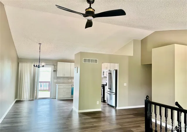 Photo 3 of Single family home for sale at 3060 Laurel Village Cir, Saint Peters, MO 63376 | MLS# MIS26049312 | Listing updated on 2026-08-26