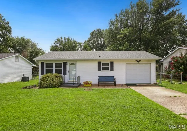 1st image of 1050 Prairie St, Sullivan, MO 63080 | MLS# MIS26049317