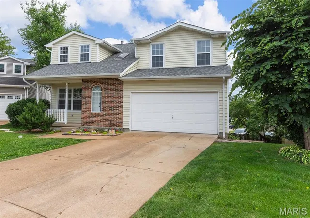 Photo 3 of Sale Pending at 5510 Hennessey Ct, Saint Louis, MO 63139 | MLS# MIS26049319 | Listing updated on 2026-09-05