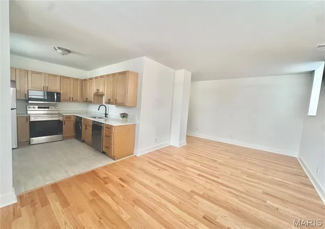 Photo 3 of Condo for sale at 5630 Pershing Ave #10, Saint Louis, MO 63112 | MLS# MIS26049326 | Listing updated on 2026-10-12
