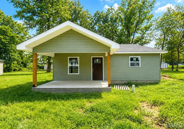 1st image of 422 E Henry St, Poplar Bluff, MO 63901 | MLS# MIS26049337