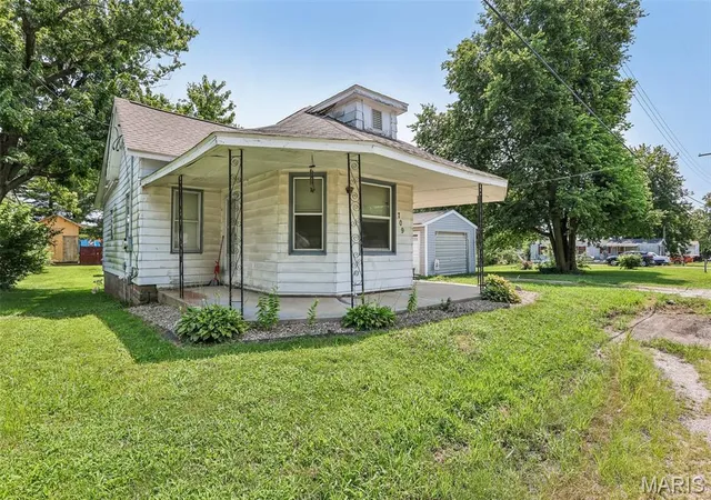 Photo 2 of Sale Pending at 709 Simpson St, Pocahontas, IL 62275 | MLS# MIS26049343 | Listing updated on 2026-08-20