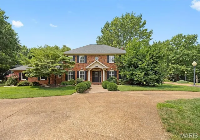 Photo 3 of Single family home for sale at 6 Pinebrook Ct, Edwardsville, IL 62025 | MLS# MIS26049349 | Listing updated on 2026-09-04