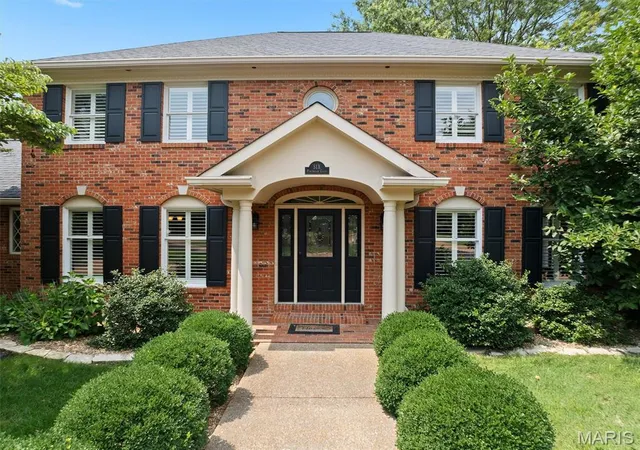 Photo 4 of Single family home for sale at 6 Pinebrook Ct, Edwardsville, IL 62025 | MLS# MIS26049349 | Listing updated on 2026-09-04