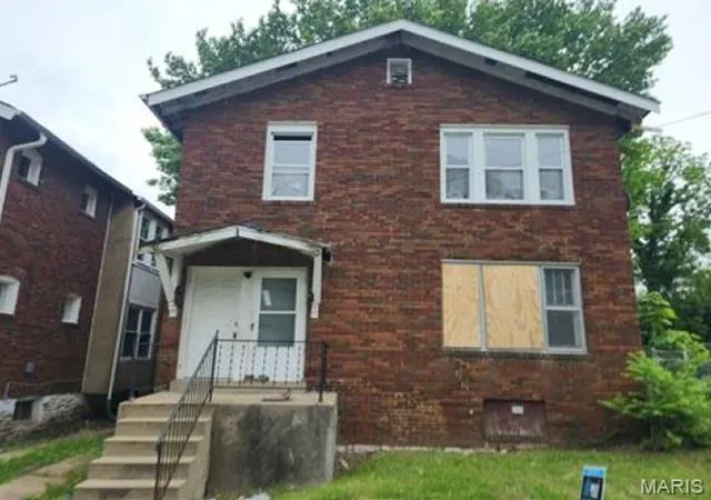 Multi family home for sale at 1820 James A Harvey Ln, Saint Louis, MO 63133 | MLS# MIS26049350