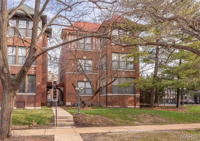 Photo 2 of Condo for sale at 5653 Waterman Blvd #1N, Saint Louis, MO 63112 | MLS# MIS26049356 | Listing updated on 2026-08-25