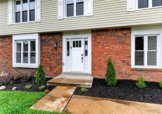 Photo 2 of Single family home for sale at 12518 Woodstream Dr, Saint Louis, MO 63138 | MLS# MIS26049379 | Listing updated on 2026-08-13