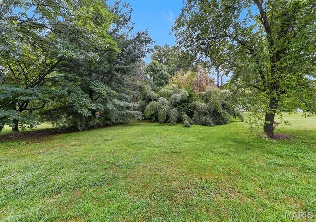 Photo 3 of Single family home for sale at 12518 Woodstream Dr, Saint Louis, MO 63138 | MLS# MIS26049379 | Listing updated on 2026-08-13