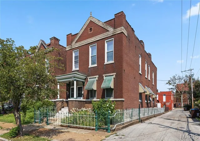 Photo 1 of Single family home for sale at 4140 Oregon Ave, Saint Louis, MO 63118 | MLS# MIS26049396 | Listing updated on 2026-08-26