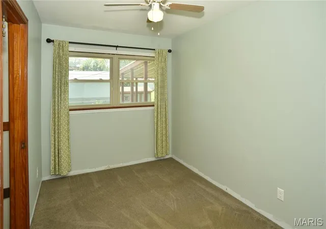 Photo 4 of Sale Pending at 280 W Saint Anthony Ln, Florissant, MO 63031 | MLS# MIS26049405 | Listing updated on 2026-08-23