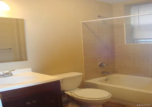 Photo 3 of Townhouse for sale at 4926 Wise Ave, Saint Louis, MO 63110 | MLS# MIS26049407 | Listing updated on 2026-08-22
