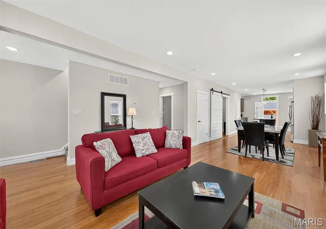 Photo 2 of Townhouse for sale at 2617 Armand Pl, Saint Louis, MO 63104 | MLS# MIS26049418 | Listing updated on 2026-08-17