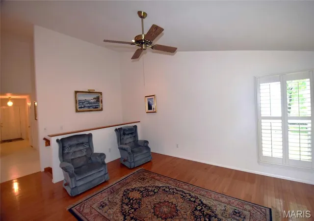 Photo 4 of Sale Pending at 1002 Shire Ln, Eureka, MO 63025 | MLS# MIS26049426 | Listing updated on 2026-08-16