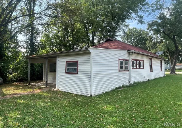 2nd image of 510 Hood St, Lebanon, MO 65536 | MLS# MIS26049427