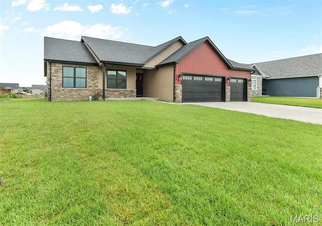 2nd image of 316 Rumsfeld Dr, Troy, IL 62294 | MLS# MIS26049434