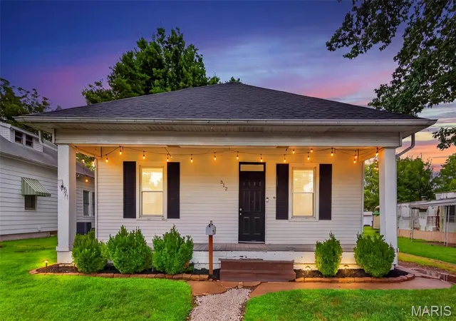 Photo 1 of Single family home for sale at 512 S Main St, Dupo, IL 62239 | MLS# MIS26049436 | Listing updated on 2026-08-24