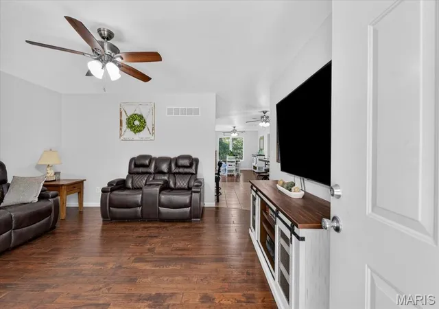 Photo 3 of Sale Pending at 5572 Timberline Cir, Hillsboro, MO 63050 | MLS# MIS26049437 | Listing updated on 2026-08-27