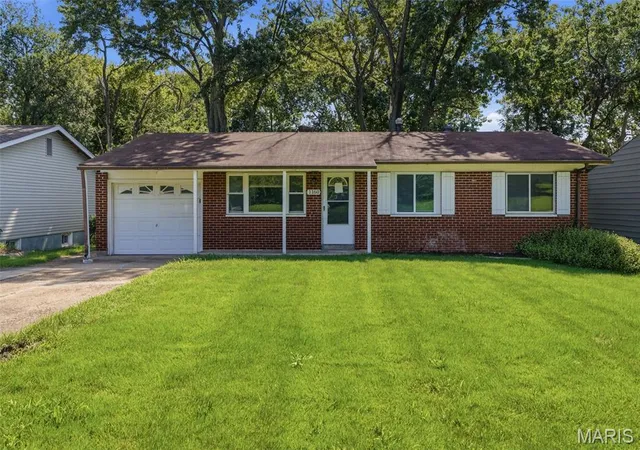 Photo 1 of Single family home for sale at 1160 Howdershell Rd, St Louis, MO 63031 | MLS# MIS26049445 | Listing updated on 2026-09-28